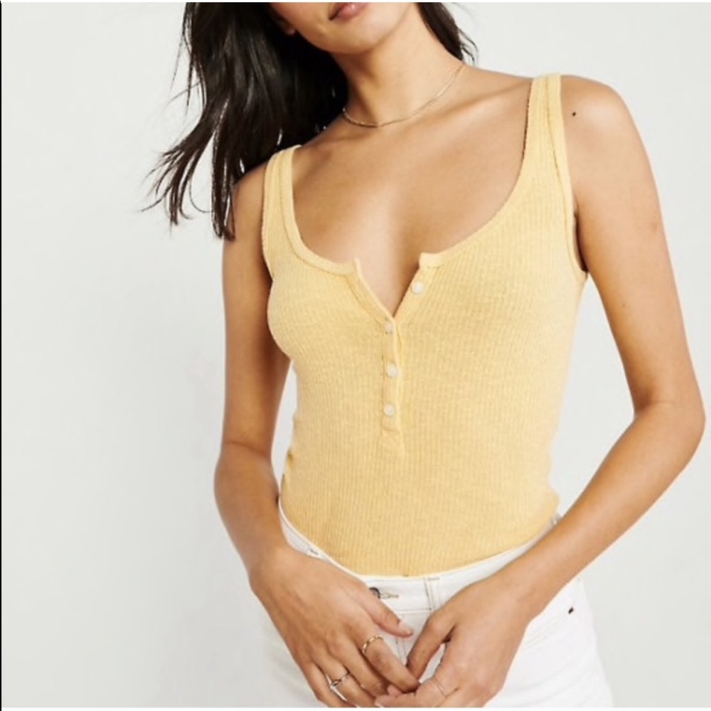 Yellow henly tank XS